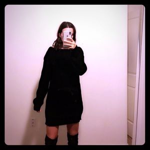 Longline black jumper